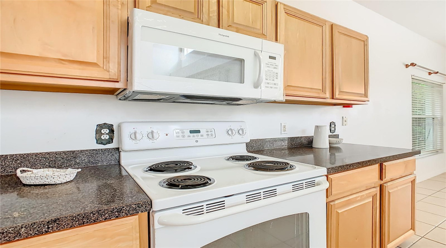 DAVENPORT, Florida 33897, 5 Bedrooms Bedrooms, ,3 BathroomsBathrooms,Residential,For Sale,MOORGATE,0,MFRO6348372