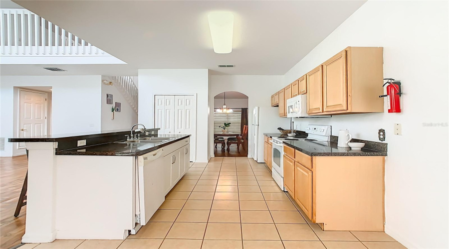 DAVENPORT, Florida 33897, 5 Bedrooms Bedrooms, ,3 BathroomsBathrooms,Residential,For Sale,MOORGATE,0,MFRO6348372