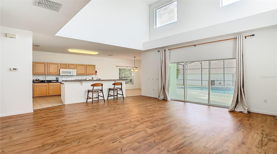 DAVENPORT, Florida 33897, 5 Bedrooms Bedrooms, ,3 BathroomsBathrooms,Residential,For Sale,MOORGATE,0,MFRO6348372