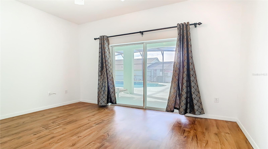 DAVENPORT, Florida 33897, 5 Bedrooms Bedrooms, ,3 BathroomsBathrooms,Residential,For Sale,MOORGATE,0,MFRO6348372