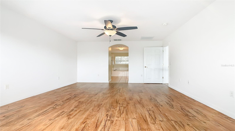 DAVENPORT, Florida 33897, 5 Bedrooms Bedrooms, ,3 BathroomsBathrooms,Residential,For Sale,MOORGATE,0,MFRO6348372