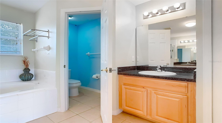 DAVENPORT, Florida 33897, 5 Bedrooms Bedrooms, ,3 BathroomsBathrooms,Residential,For Sale,MOORGATE,0,MFRO6348372