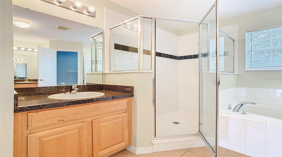 DAVENPORT, Florida 33897, 5 Bedrooms Bedrooms, ,3 BathroomsBathrooms,Residential,For Sale,MOORGATE,0,MFRO6348372