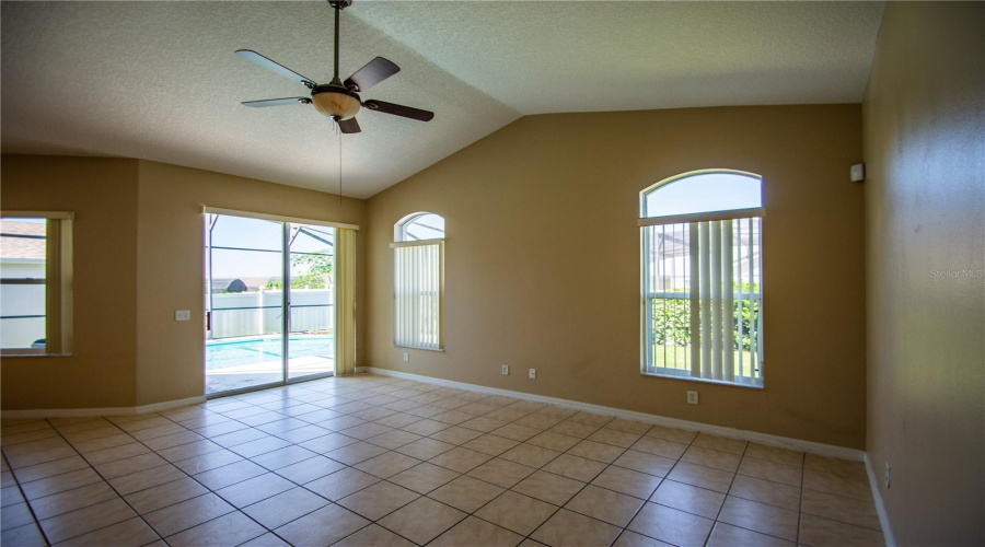 DAVENPORT, Florida 33897, 5 Bedrooms Bedrooms, ,3 BathroomsBathrooms,Residential,For Sale,CORVINA,0,MFRO6359388