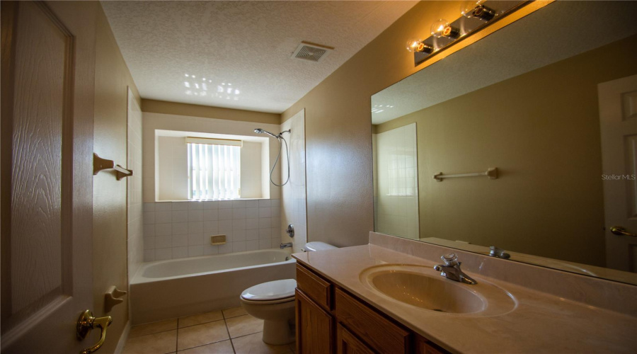 DAVENPORT, Florida 33897, 5 Bedrooms Bedrooms, ,3 BathroomsBathrooms,Residential,For Sale,CORVINA,0,MFRO6359388