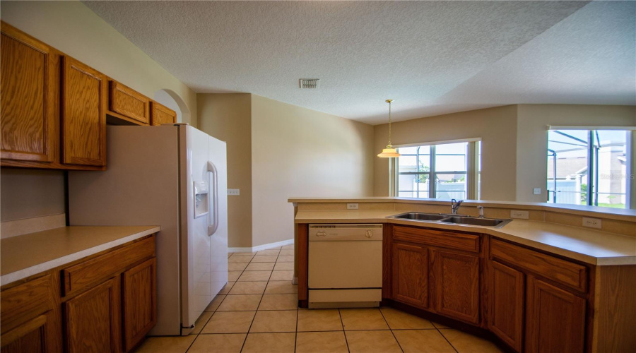 DAVENPORT, Florida 33897, 5 Bedrooms Bedrooms, ,3 BathroomsBathrooms,Residential,For Sale,CORVINA,0,MFRO6359388