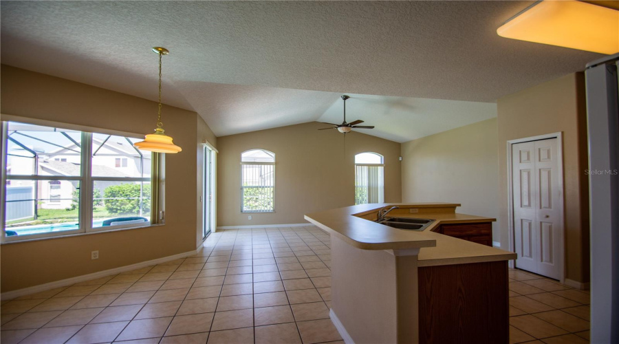 DAVENPORT, Florida 33897, 5 Bedrooms Bedrooms, ,3 BathroomsBathrooms,Residential,For Sale,CORVINA,0,MFRO6359388