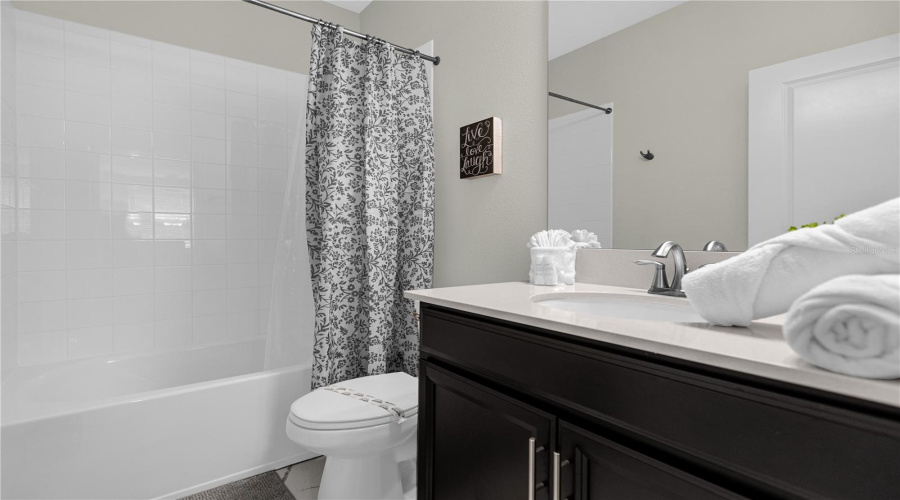 DAVENPORT, Florida 33896, 6 Bedrooms Bedrooms, ,5 BathroomsBathrooms,Residential,For Sale,CABOT CLIFFS,0,MFRO6358347