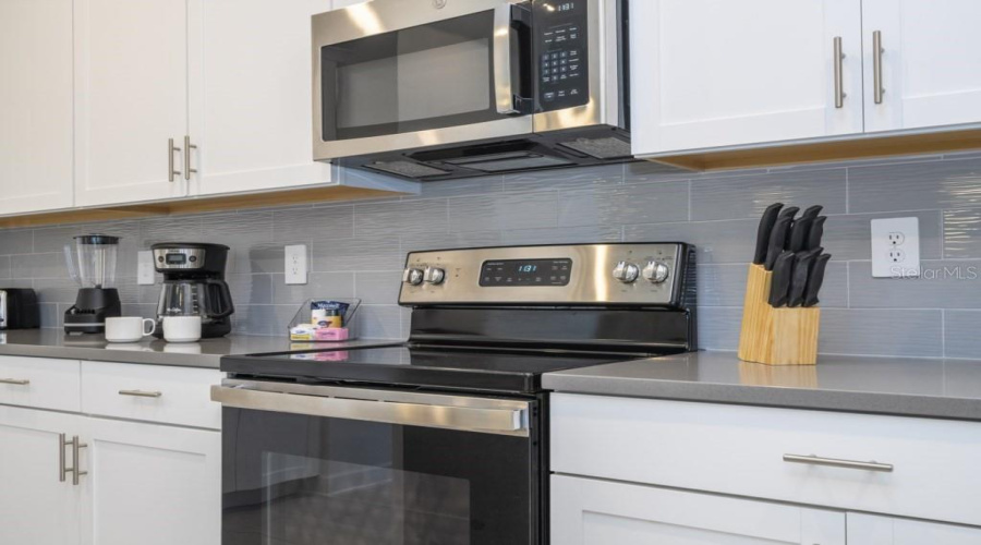 DAVENPORT, Florida 33896, 5 Bedrooms Bedrooms, ,5 BathroomsBathrooms,Residential,For Sale,STICKS,0,MFRO6284166