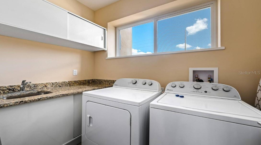 KISSIMMEE, Florida 34747, 4 Bedrooms Bedrooms, ,4 BathroomsBathrooms,Residential,For Sale,BRASILIA,0,MFRO6360687