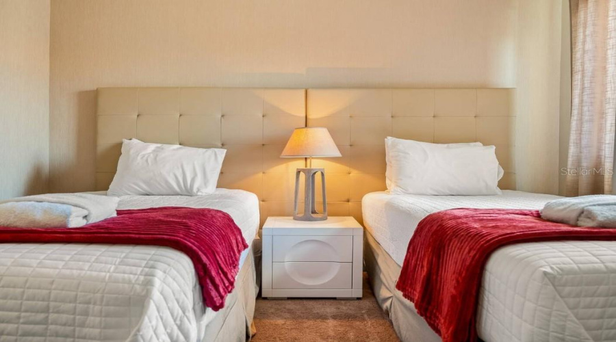 KISSIMMEE, Florida 34747, 4 Bedrooms Bedrooms, ,4 BathroomsBathrooms,Residential,For Sale,BRASILIA,0,MFRO6360687