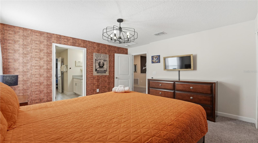 DAVENPORT, Florida 33896, 8 Bedrooms Bedrooms, ,5 BathroomsBathrooms,Residential,For Sale,SANDBAGGER,0,MFRO6357127