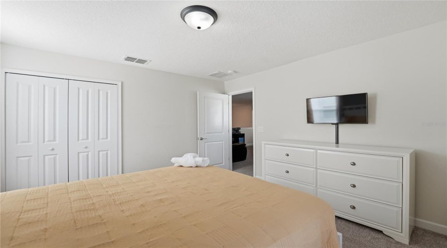 DAVENPORT, Florida 33896, 8 Bedrooms Bedrooms, ,5 BathroomsBathrooms,Residential,For Sale,SANDBAGGER,0,MFRO6357127