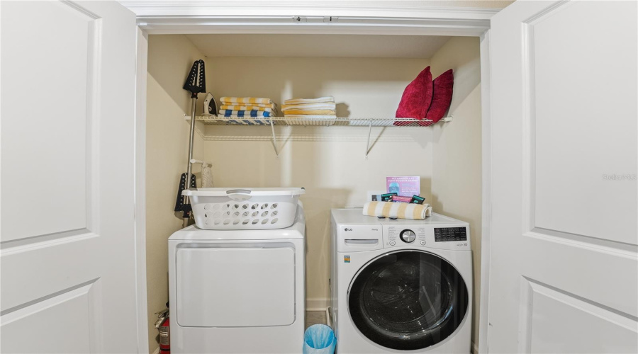 DAVENPORT, Florida 33896, 8 Bedrooms Bedrooms, ,5 BathroomsBathrooms,Residential,For Sale,SANDBAGGER,0,MFRO6357127