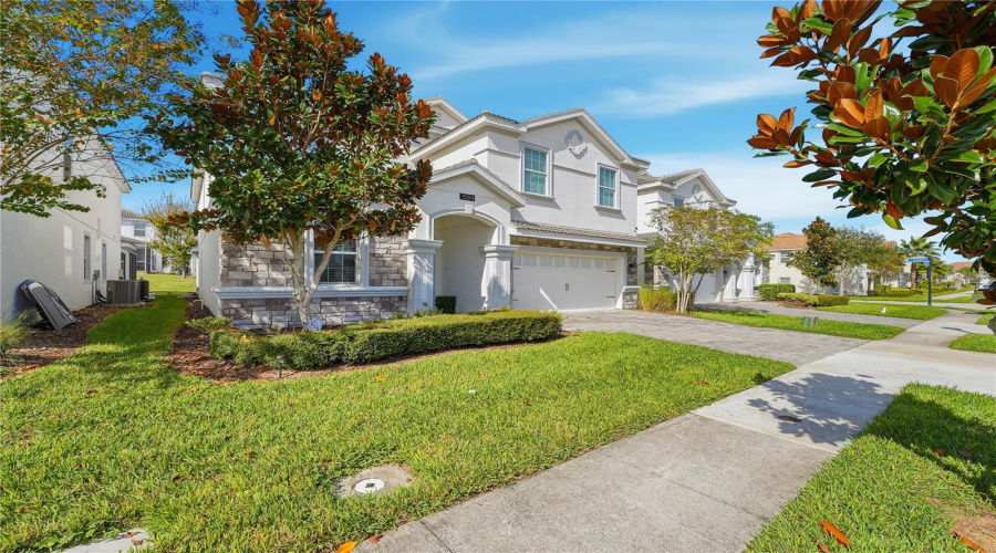 DAVENPORT, Florida 33896, 8 Bedrooms Bedrooms, ,5 BathroomsBathrooms,Residential,For Sale,SANDBAGGER,0,MFRO6357127