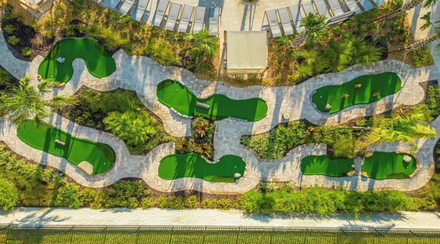 DAVENPORT, Florida 33896, 8 Bedrooms Bedrooms, ,5 BathroomsBathrooms,Residential,For Sale,SANDBAGGER,0,MFRO6357127