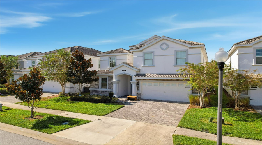 DAVENPORT, Florida 33896, 8 Bedrooms Bedrooms, ,5 BathroomsBathrooms,Residential,For Sale,SANDBAGGER,0,MFRO6357127