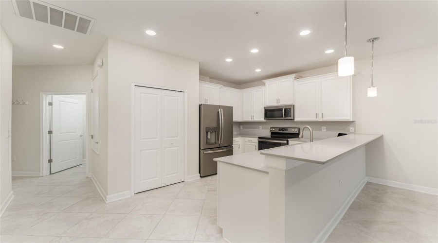 DAVENPORT, Florida 33896, 2 Bedrooms Bedrooms, ,2 BathroomsBathrooms,Residential,For Sale,AZALEA SANDS,0,MFRTB8447620