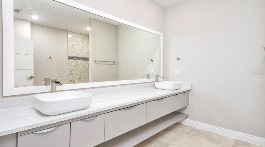 DAVENPORT, Florida 33837, 4 Bedrooms Bedrooms, ,3 BathroomsBathrooms,Residential,For Sale,BRENTWOOD,0,MFRTB8445059