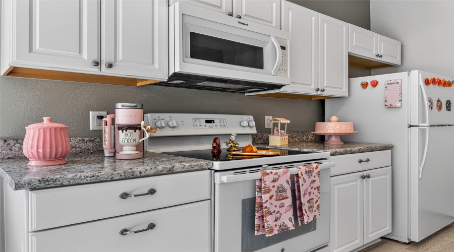 DAVENPORT, Florida 33897, 4 Bedrooms Bedrooms, ,3 BathroomsBathrooms,Residential,For Sale,CALABAY PARC,0,MFRS5138402