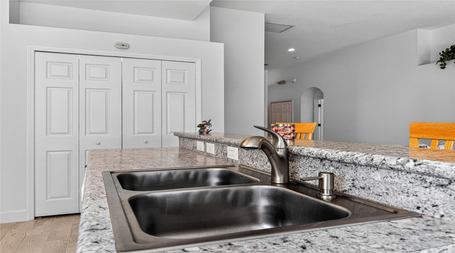 DAVENPORT, Florida 33897, 4 Bedrooms Bedrooms, ,3 BathroomsBathrooms,Residential,For Sale,CALABAY PARC,0,MFRS5138402