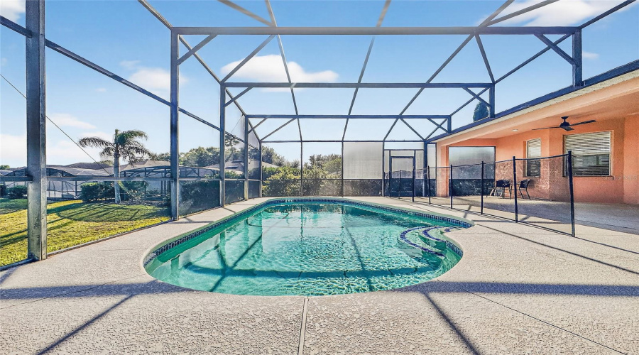 DAVENPORT, Florida 33897, 4 Bedrooms Bedrooms, ,3 BathroomsBathrooms,Residential,For Sale,CALABAY PARC,0,MFRS5138402