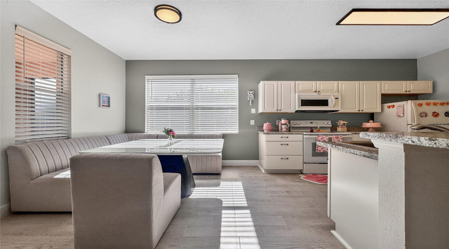 DAVENPORT, Florida 33897, 4 Bedrooms Bedrooms, ,3 BathroomsBathrooms,Residential,For Sale,CALABAY PARC,0,MFRS5138402