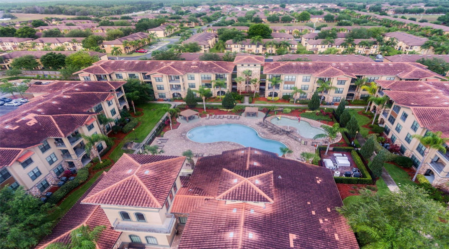 DAVENPORT, Florida 33897, 4 Bedrooms Bedrooms, ,3 BathroomsBathrooms,Residential,For Sale,CHARO,0,MFRS5138554