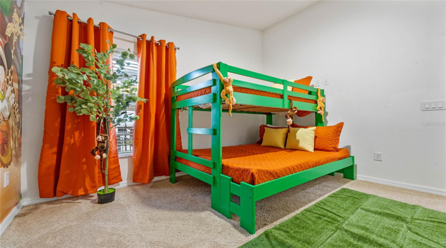 Full on bottom, twin on top