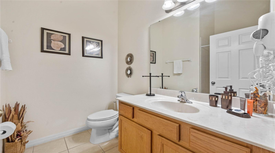 Queen Suite Bathroom