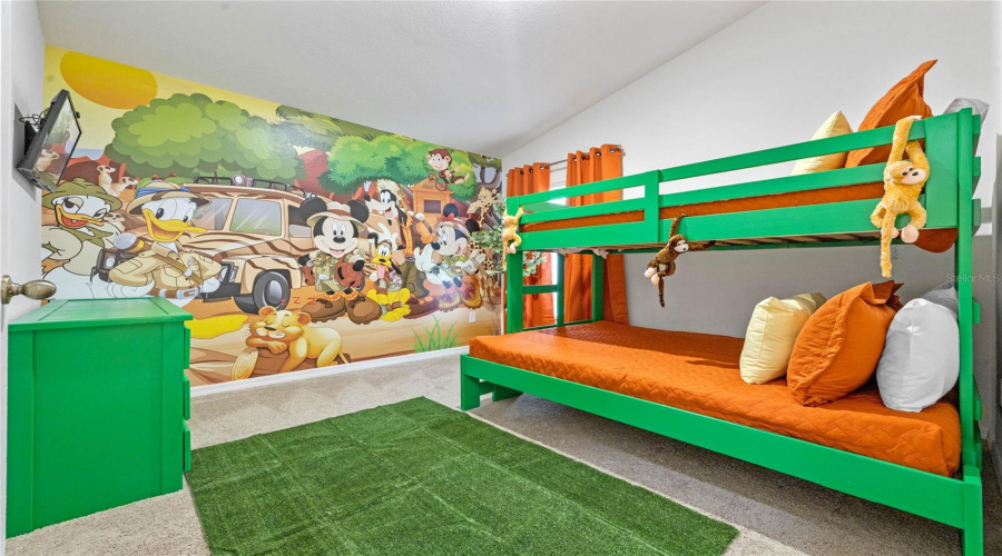 Themed Room - Full bed and Twin on top