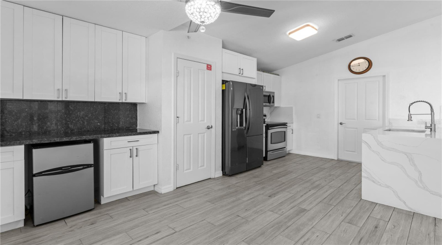 DAVENPORT, Florida 33896, 3 Bedrooms Bedrooms, ,3 BathroomsBathrooms,Residential,For Sale,RESERVE,0,MFRS5138497