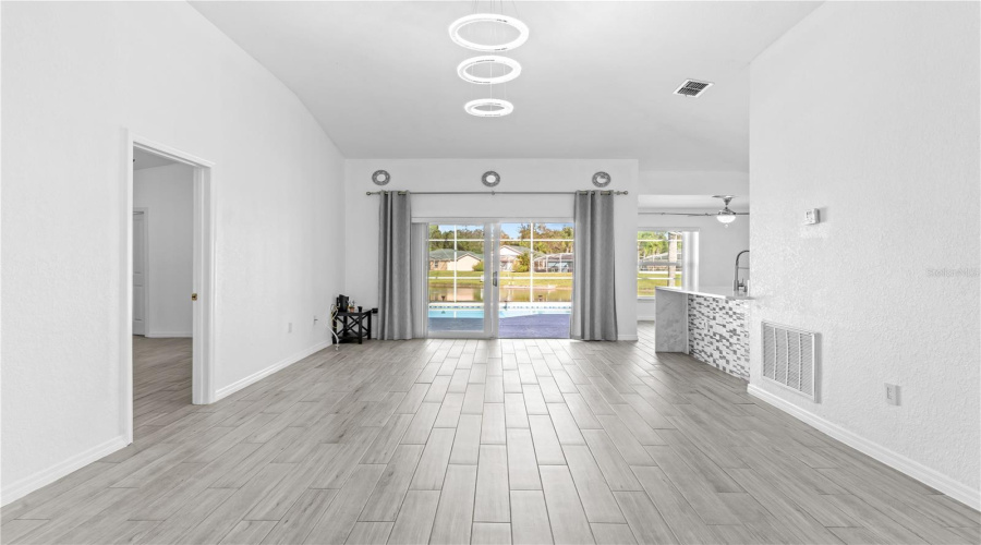 DAVENPORT, Florida 33896, 3 Bedrooms Bedrooms, ,3 BathroomsBathrooms,Residential,For Sale,RESERVE,0,MFRS5138497