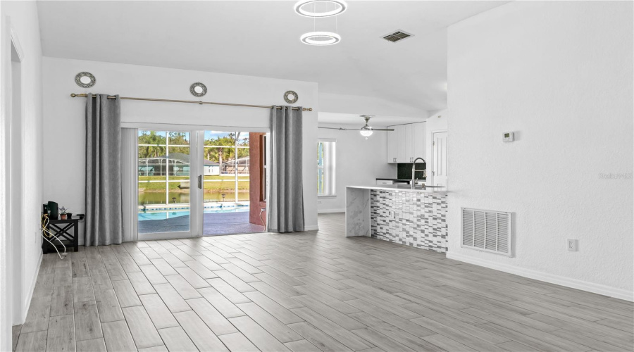 DAVENPORT, Florida 33896, 3 Bedrooms Bedrooms, ,3 BathroomsBathrooms,Residential,For Sale,RESERVE,0,MFRS5138497