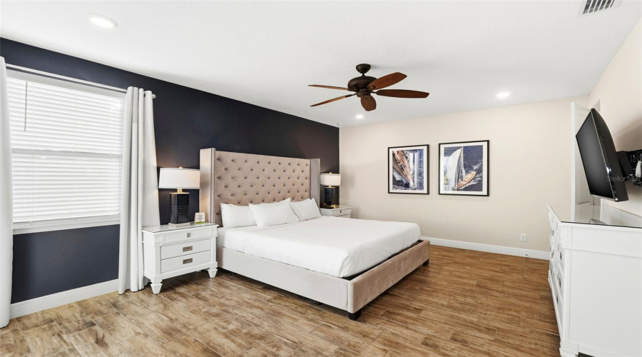 KISSIMMEE, Florida 34747, 5 Bedrooms Bedrooms, ,5 BathroomsBathrooms,Residential,For Sale,KNEE DEEP,0,MFRO6360849