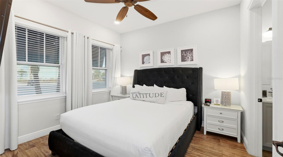 KISSIMMEE, Florida 34747, 5 Bedrooms Bedrooms, ,5 BathroomsBathrooms,Residential,For Sale,KNEE DEEP,0,MFRO6360849