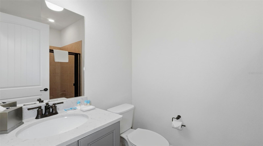 KISSIMMEE, Florida 34747, 5 Bedrooms Bedrooms, ,5 BathroomsBathrooms,Residential,For Sale,KNEE DEEP,0,MFRO6360849