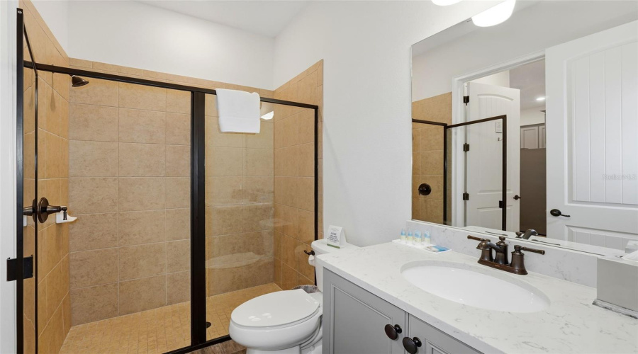 KISSIMMEE, Florida 34747, 5 Bedrooms Bedrooms, ,5 BathroomsBathrooms,Residential,For Sale,KNEE DEEP,0,MFRO6360849