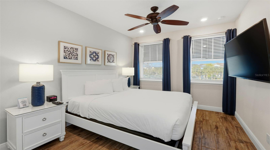 KISSIMMEE, Florida 34747, 5 Bedrooms Bedrooms, ,5 BathroomsBathrooms,Residential,For Sale,KNEE DEEP,0,MFRO6360849