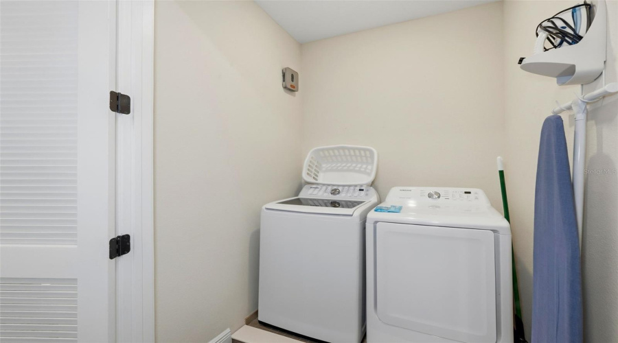 KISSIMMEE, Florida 34747, 5 Bedrooms Bedrooms, ,5 BathroomsBathrooms,Residential,For Sale,KNEE DEEP,0,MFRO6360849