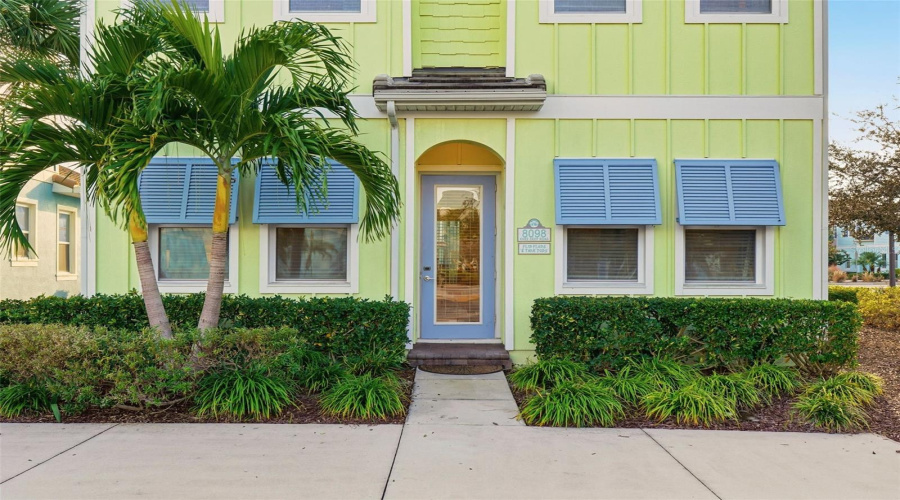 KISSIMMEE, Florida 34747, 5 Bedrooms Bedrooms, ,5 BathroomsBathrooms,Residential,For Sale,KNEE DEEP,0,MFRO6360849