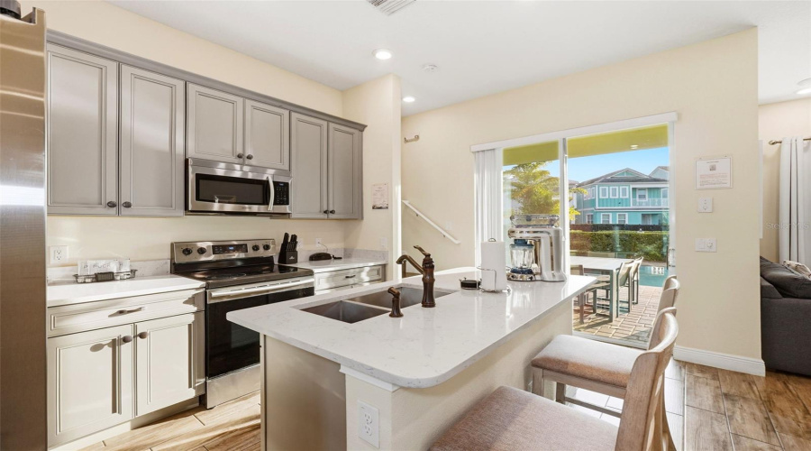 KISSIMMEE, Florida 34747, 5 Bedrooms Bedrooms, ,5 BathroomsBathrooms,Residential,For Sale,KNEE DEEP,0,MFRO6360849