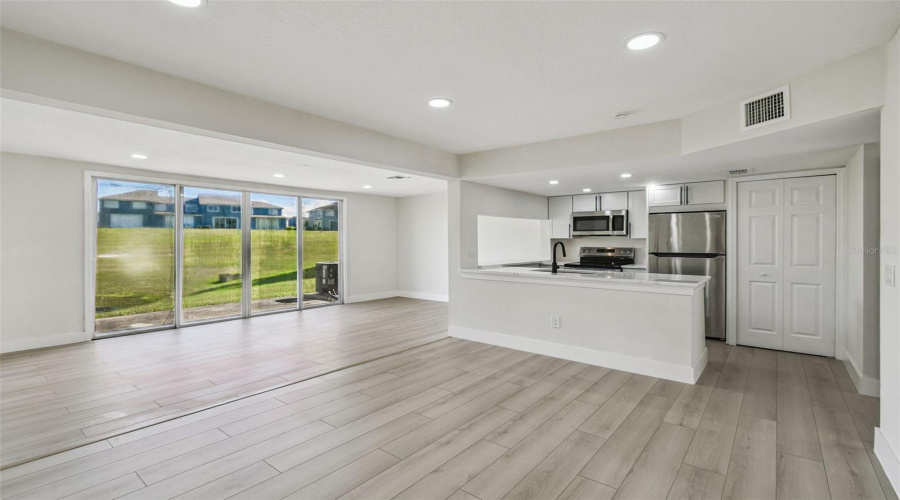 DAVENPORT, Florida 33897, 4 Bedrooms Bedrooms, ,3 BathroomsBathrooms,Residential,For Sale,CARIBBEAN,0,MFRTB8442756