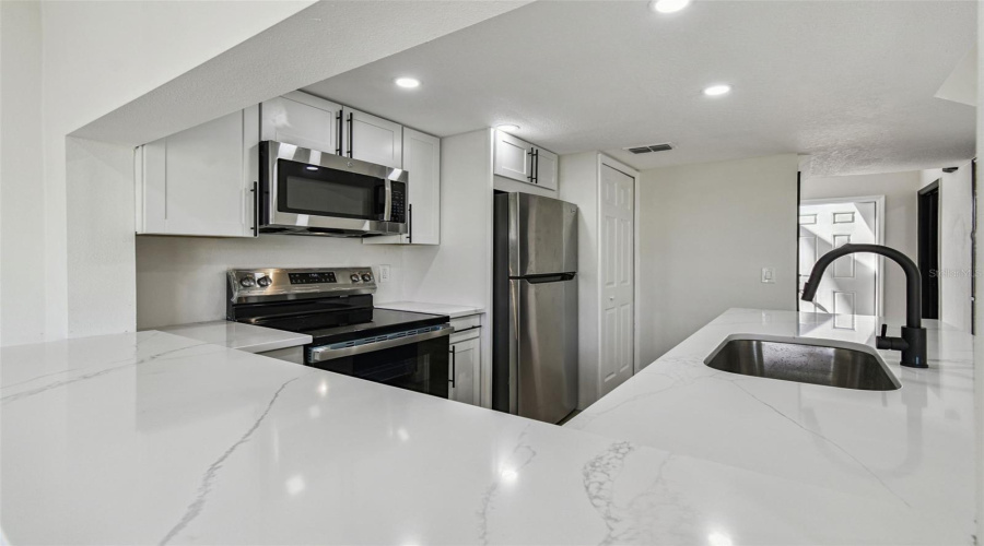 DAVENPORT, Florida 33897, 4 Bedrooms Bedrooms, ,3 BathroomsBathrooms,Residential,For Sale,CARIBBEAN,0,MFRTB8442756