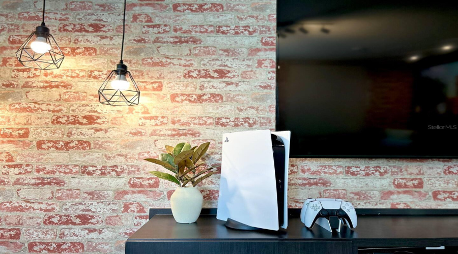 DAVENPORT, Florida 33897, 7 Bedrooms Bedrooms, ,5 BathroomsBathrooms,Residential,For Sale,KONA,0,MFRO6264499