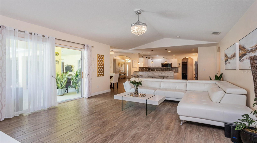 DAVENPORT, Florida 33897, 4 Bedrooms Bedrooms, ,3 BathroomsBathrooms,Residential,For Sale,BARBERA DR,0,MFRO6360957