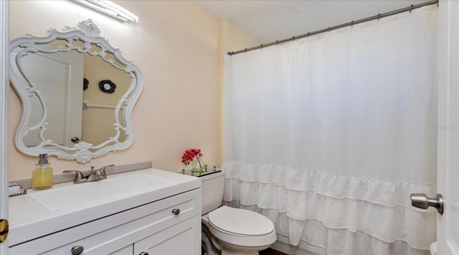 DAVENPORT, Florida 33897, 4 Bedrooms Bedrooms, ,3 BathroomsBathrooms,Residential,For Sale,BARBERA DR,0,MFRO6360957