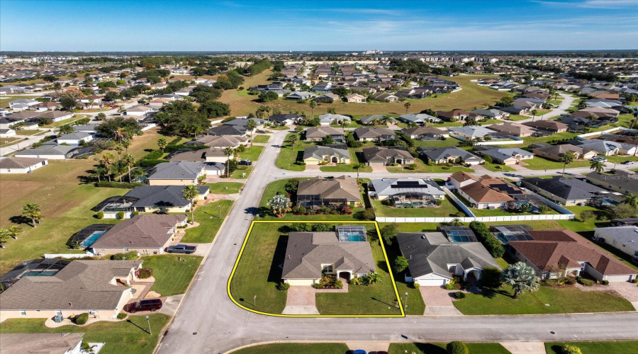 DAVENPORT, Florida 33897, 4 Bedrooms Bedrooms, ,3 BathroomsBathrooms,Residential,For Sale,BARBERA DR,0,MFRO6360957