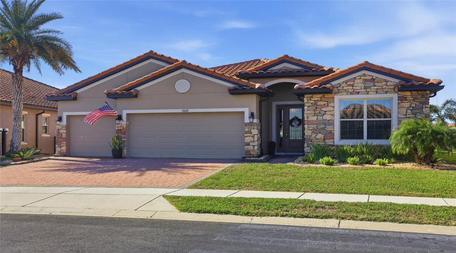 DAVENPORT, Florida 33837, 4 Bedrooms Bedrooms, ,3 BathroomsBathrooms,Residential,For Sale,NINA,0,MFRS5138605