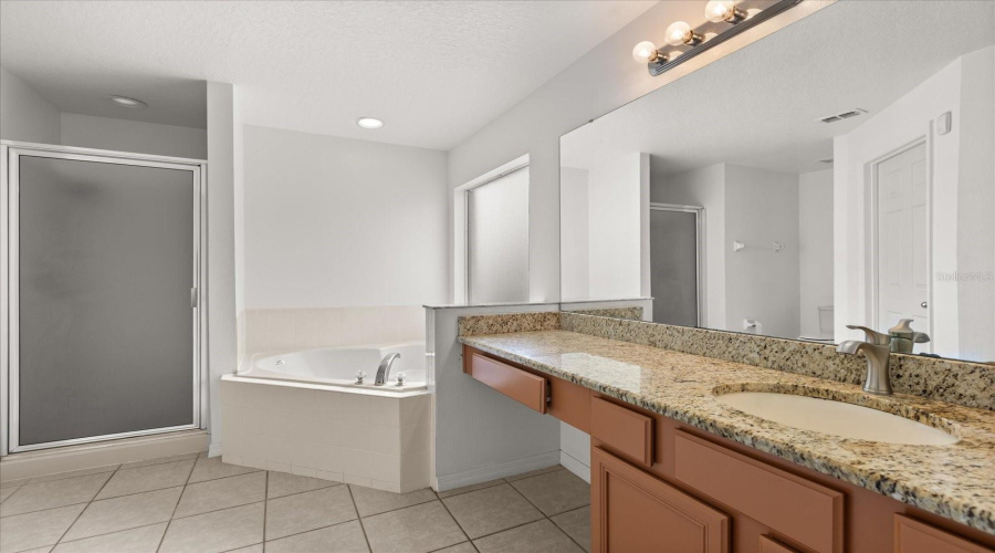 DAVENPORT, Florida 33897, 5 Bedrooms Bedrooms, ,3 BathroomsBathrooms,Residential,For Sale,HYPOLITA,0,MFRG5099749